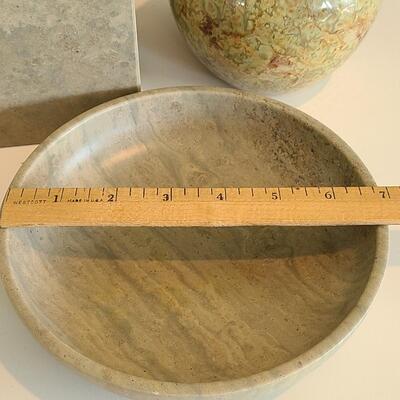 Lot 130: Alabaster Home Accessories