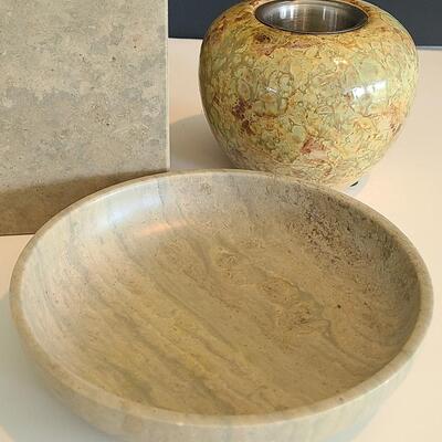 Lot 130: Alabaster Home Accessories