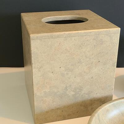 Lot 130: Alabaster Home Accessories