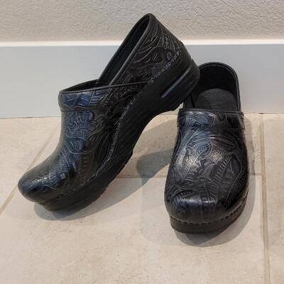 Lot 434: Dansko Tooled Leather Clogs Size 37 with Box