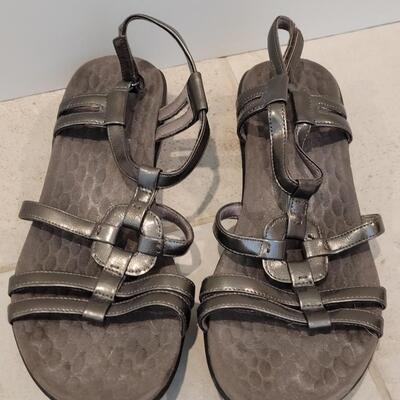 Lot 439: (2) Clark's Sandals (Brown & Gunmetal Gray)Size 7.5