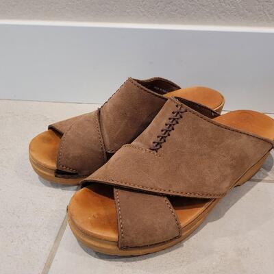 Lot 440: Dansko Brown Leather Sandals
