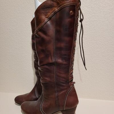 Lot 443: Pikolinos Lace Up Back Knee High Brown Leather Boots Size 38 