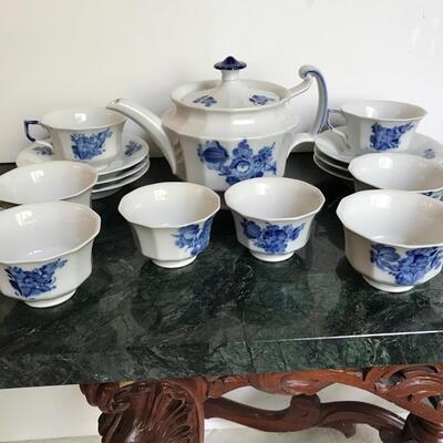 Lot #10 -- 16pc Royal Copenhagen Tea Set