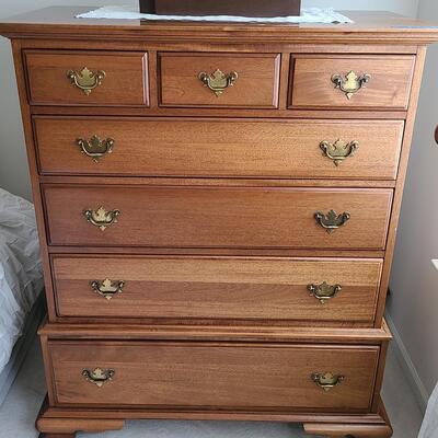 Lot 146: Excellent Solid Mahogany Dresser 