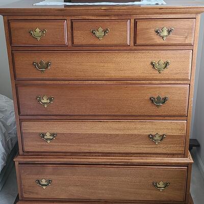 Lot 146: Excellent Solid Mahogany Dresser 