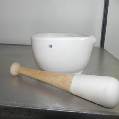 LOT 121  COORS MORTAR AND PESTLE