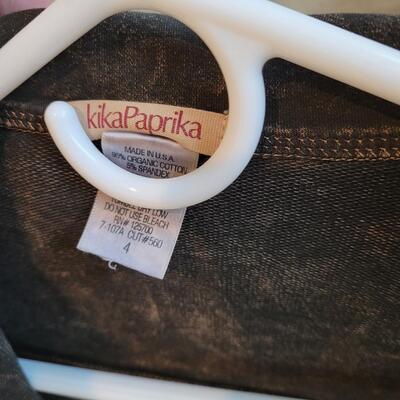 Lot 448: Ladies Sweater and Brown Light Jacket