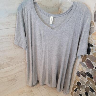 Lot 449: Ladies Casual Shirts (3)