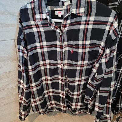 Lot 451: Ladies Black & White Flannels