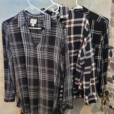 Lot 451: Ladies Black & White Flannels