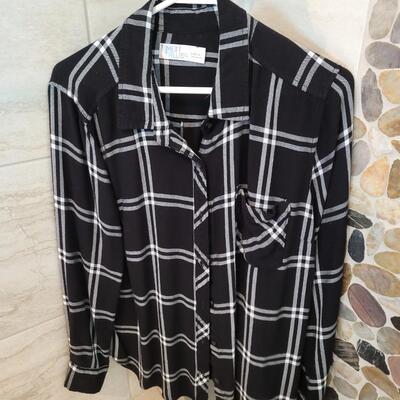 Lot 451: Ladies Black & White Flannels
