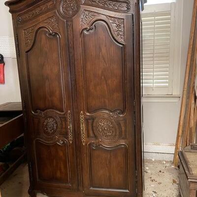 Lot #17 -- Vintage Henredon Armoire