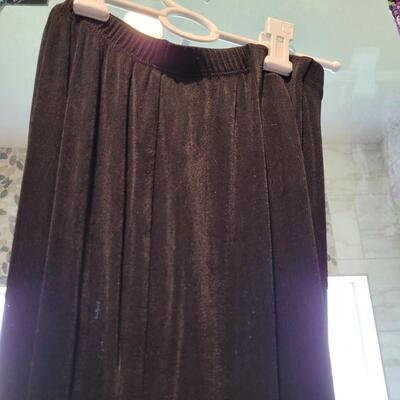 Lot 460: (3) Wide Leg Pants Med/Large (Black, Colorful and Brown)