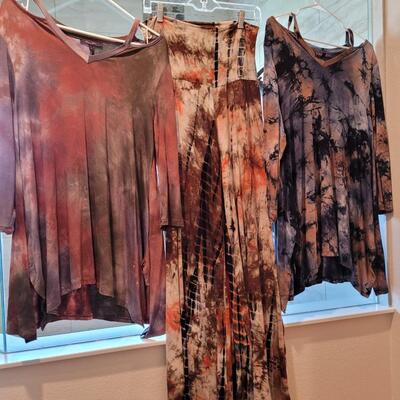 Lot 461: (2) Tie Dye Shirts and (1) Wide Leg Pants