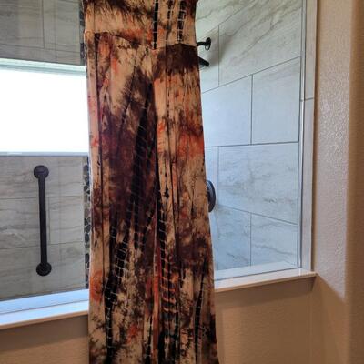 Lot 461: (2) Tie Dye Shirts and (1) Wide Leg Pants