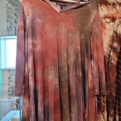 Lot 461: (2) Tie Dye Shirts and (1) Wide Leg Pants