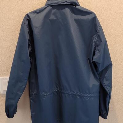 Lot 472: Northern Reflections Navy Jacket with Hood size Medium 