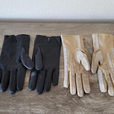 Lot 575: Ladies Gloves