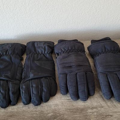 Lot 476: Black Winter Gloves medium/large