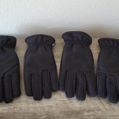 Lot 477: His and Hers Black Winter Gloves