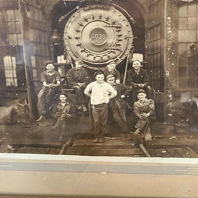 Lot 111: Antique Black & White Framed Photos/Frames 