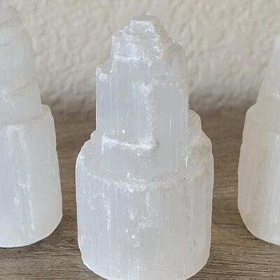 Lot 485: Quartz Crystals (3)
