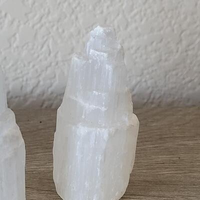Lot 485: Quartz Crystals (3)