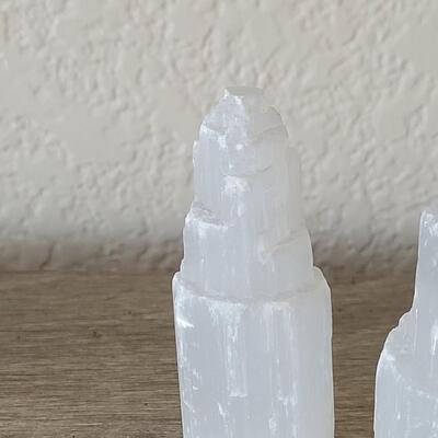 Lot 485: Quartz Crystals (3)