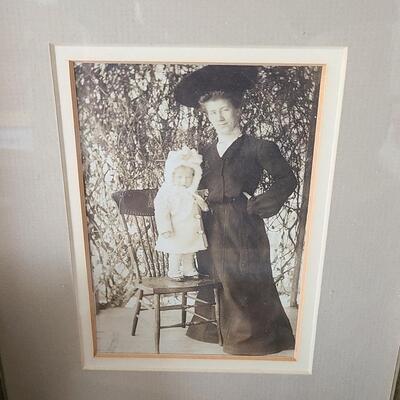 Lot 150: Antique/Vintage Black & White Photos in Frames 