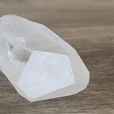 Lot 487: (2) Quartz Crystals 