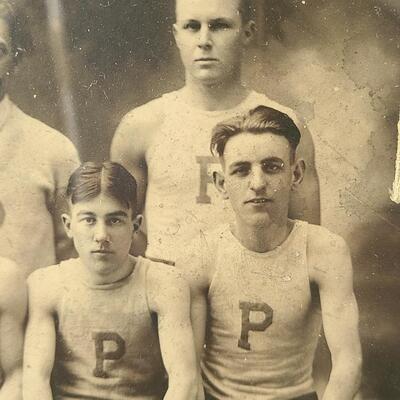 Lot 116: 1929 University of Pennsylvania Medal,  Sports Memorabilia & More 