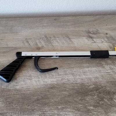 Lot 490: Grabber