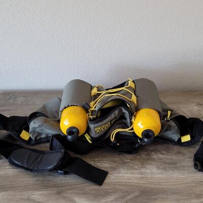 Lot 493: Dajo Hiking Canteen Holder