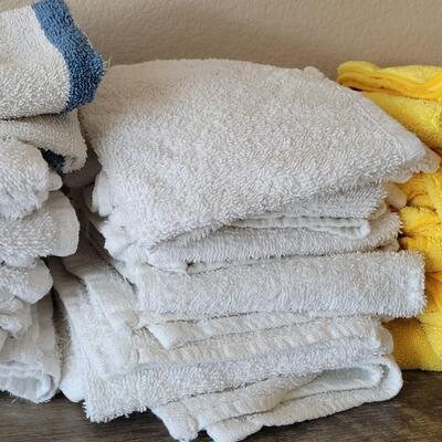 Lot 494: Garage Towels lot (yellow & White)