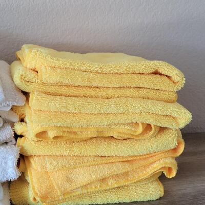 Lot 494: Garage Towels lot (yellow & White)