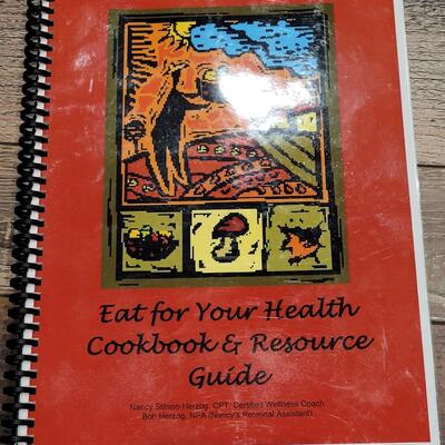 Lot 498: Cookbook Lot with Better Homes & Gardens Cookbook