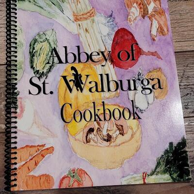 Lot 498: Cookbook Lot with Better Homes & Gardens Cookbook