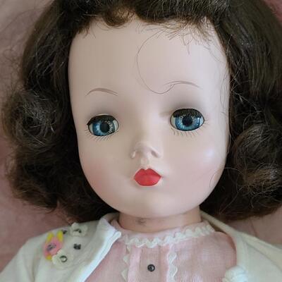 Lot U380: Madame Alexander 17 inch Doll 