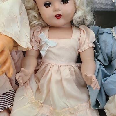 Lot 382U: Vintage/Antique Doll Lot 