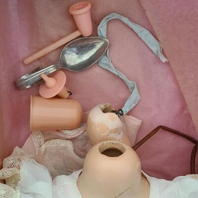 Lot 382U: Vintage/Antique Doll Lot 