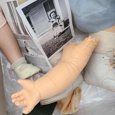 Lot 382U: Vintage/Antique Doll Lot 