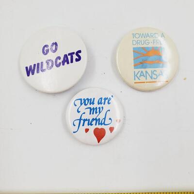 VINTAGE BUTTON BUNDLE OF 6