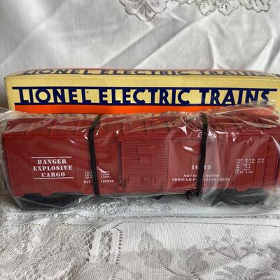 Vintage Lionel Exploding Boxcar Train Car with original box
