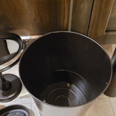 Lot 509: Brushed Brass Bathroom  Accessories 