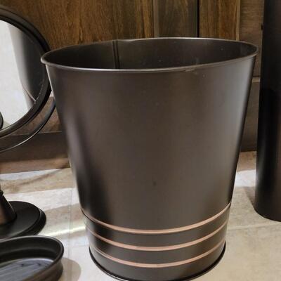 Lot 509: Brushed Brass Bathroom  Accessories 