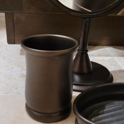 Lot 509: Brushed Brass Bathroom  Accessories 
