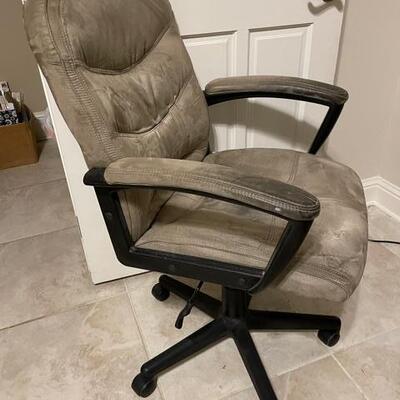 Lot #28 -- Adjustable Office Chair