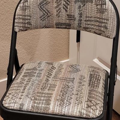 Lot 522:  (2) Folding Chairs