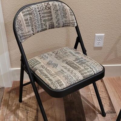 Lot 522:  (2) Folding Chairs